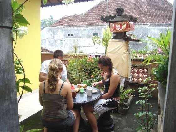 Luisa Homestay Séjour chez l'habitant Sanur